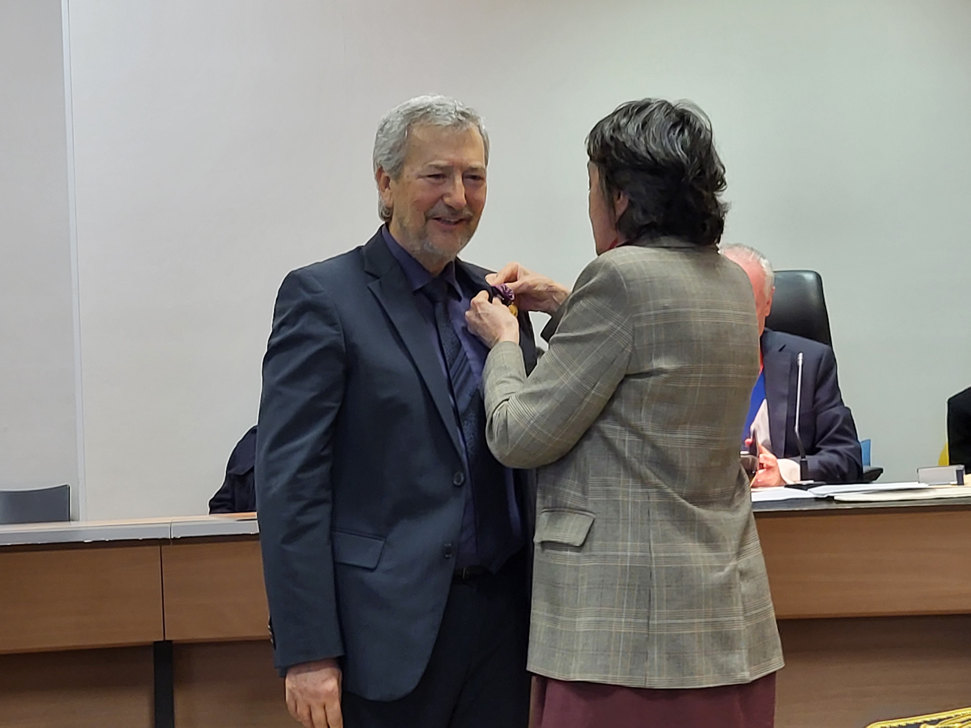 Bernard Cazalbou a été décoré de la Médaille des services judiciaires, grade Or. (Photo : Anthony Assémat - Entreprises Occitanie)