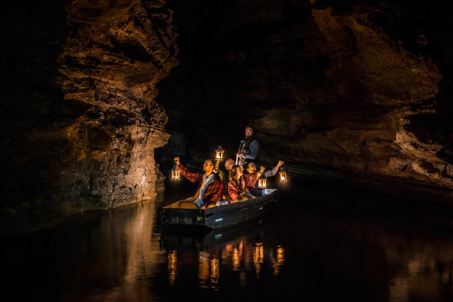 Situé dans le département du Lot, au cœur de la Vallée de la Dordogne et à deux pas de Rocamadour, le Gouffre de Padirac est le premier site du patrimoine naturel souterrain en France. (Photo : C.Gerigk SES de Padirac)