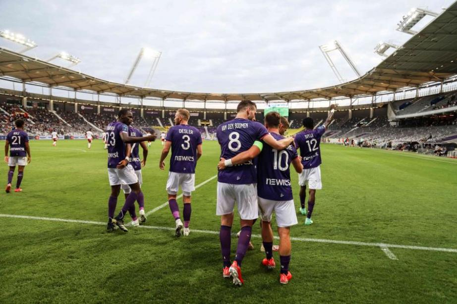 Le Toulouse Football Club est un club de football français créé en 1937, aujourd’hui présidé par Damien Comolli et entraîné par Philippe Montanier. 