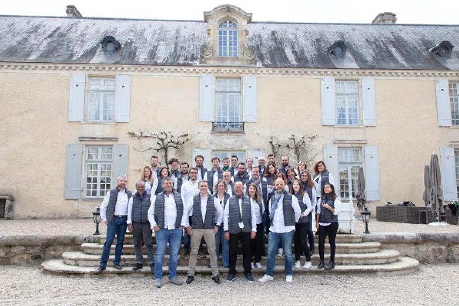 L'équipe d'Abaques autour de Stéphane Gambier et Frédéric André, dirigeant de l'entreprise.