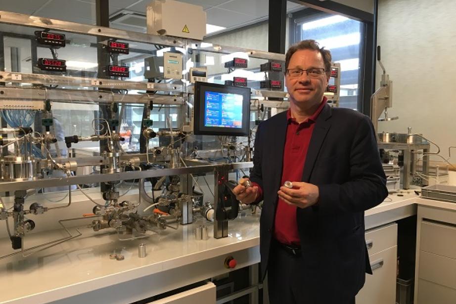 Dominique Tourneix, directeur général de Diam Bouchage, dans l'espace R&D de l'usine de Céret. Dominique Tourneix, directeur général de Diam Bouchage, dans l'espace R&D de l'usine de Céret.