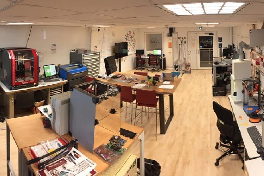 Fab Lab Toulouse @Thales Alenia Space Fab Lab Toulouse @Thales Alenia Space