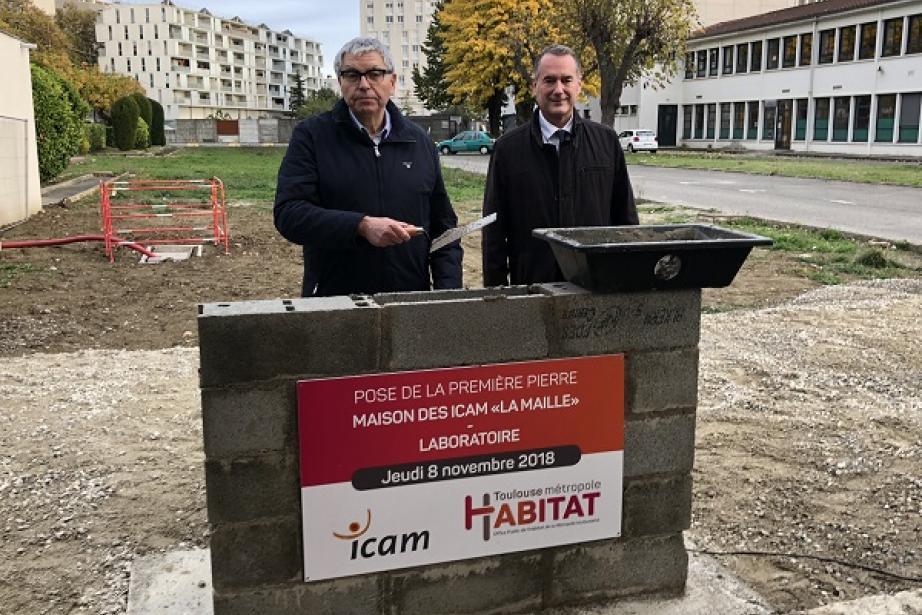 Pause de la première pierre pur le nouveau bâtiment de l'Icam. Pause de la première pierre pur le nouveau bâtiment de l'Icam.