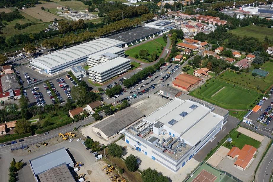 Vue aérienne du site toulousain de Liebherr-Aerospace Toulouse SAS. Vue aérienne du site toulousain de Liebherr-Aerospace Toulouse SAS.
