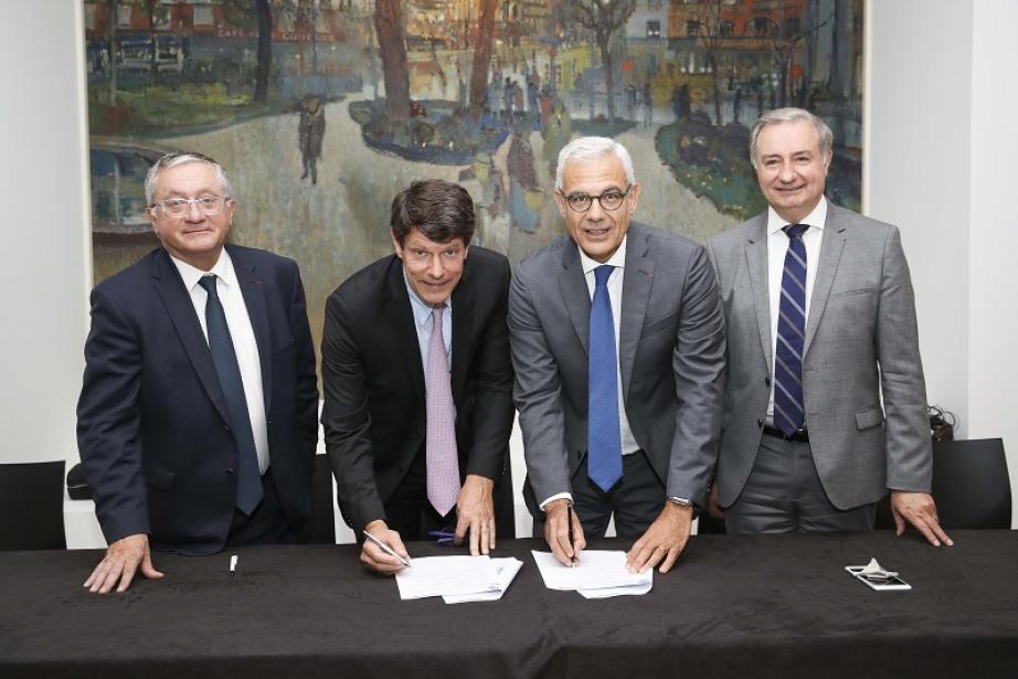 Signature du contrat entre Alstom, Safran, et IGE+XAO avec le maire de Toulouse : photo Lydie Lecarpentier Signature du contrat entre Alstom, Safran, et IGE+XAO avec le maire de Toulouse : photo Lydie Lecarpentier