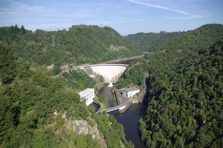 Barrage de Marèges. Crédit : P. Castel. Barrage de Marèges. Crédit : P. Castel.