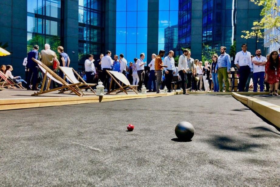 Les Pétancoeurs louent des terrains de pétanque dans les locaux des boîtes, mais aussi à l'extérieur. Le concept débarque à Toulouse et en Occitanie. (Photo : Les Pétancoeurs)