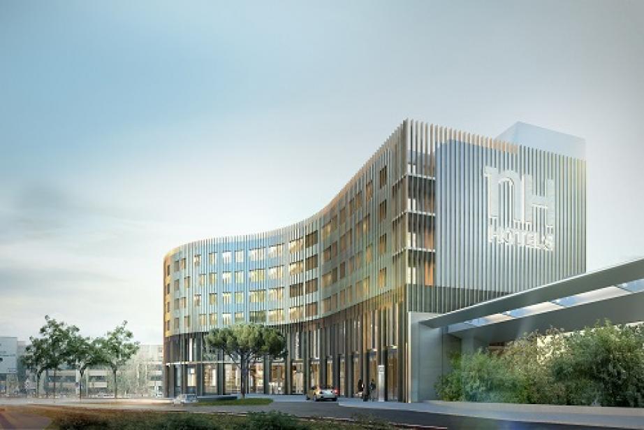 Projet d’hôtel 4 étoiles, connecté au Hall A de l’aérogare Toulouse-Blagnac. Mise en service prévue en octobre 2018 (© Cabinet d’architecte PATRIARCHE). Projet d’hôtel 4 étoiles, connecté au Hall A de l’aérogare Toulouse-Blagnac. Mise en service prévue en octobre 2018 (© Cabinet d’architecte PATRIARCHE).
