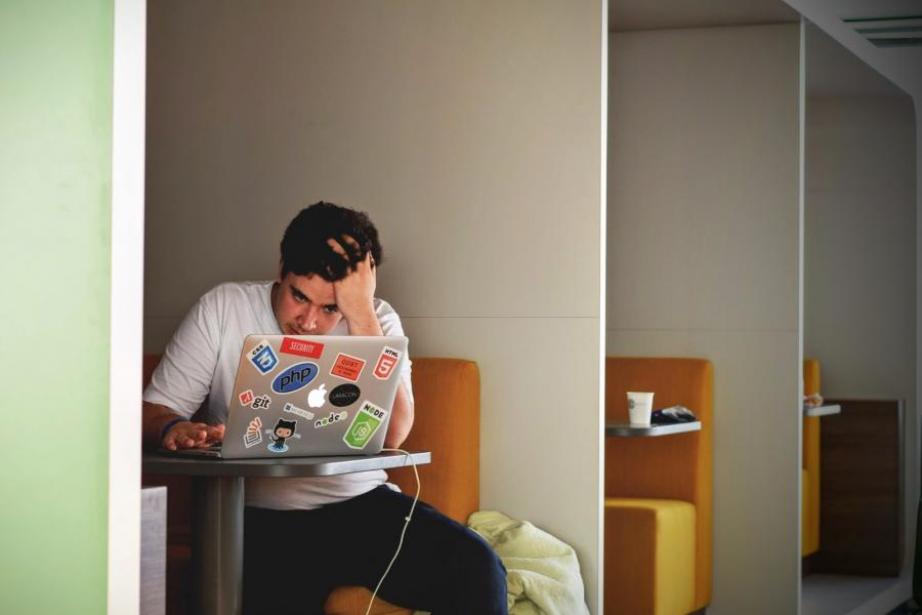 Pour un salarié, le déclassement se mesure à partir du lien entre le niveau de son diplôme et sa profession Pour un salarié, le déclassement se mesure à partir du lien entre le niveau de son diplôme et sa profession