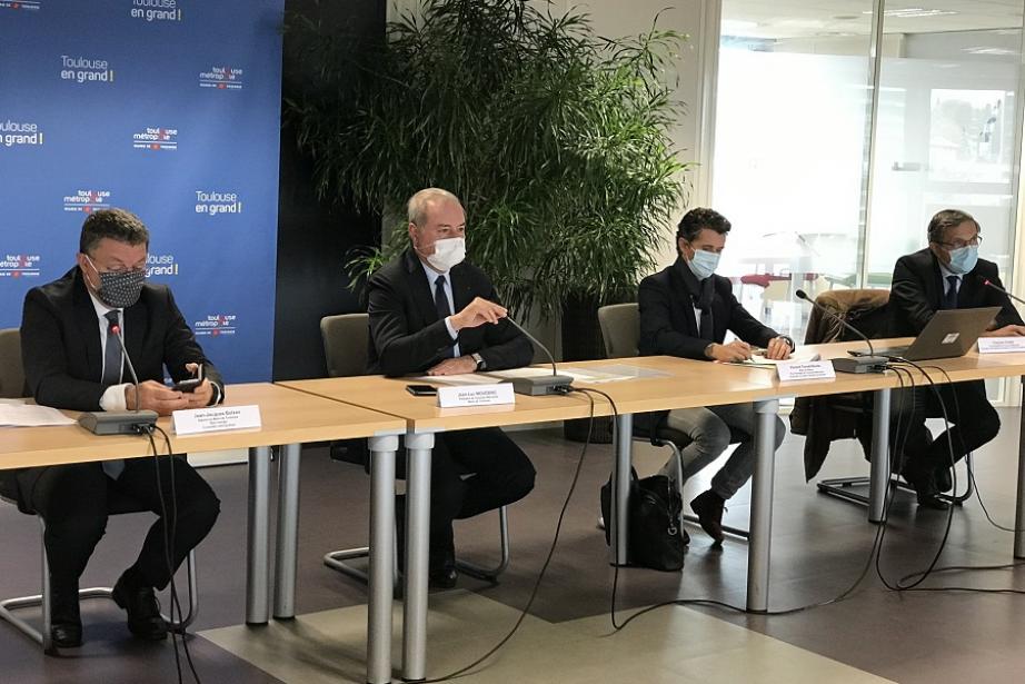 Jean-Luc Moudenc, président de Toulouse Métropole, a annoncé un certain nombres de mesures pour inciter les particuliers et les entreprises à moins polluer. Jean-Luc Moudenc, président de Toulouse Métropole, a annoncé un certain nombres de mesures pour inciter les particuliers et les entreprises à moins polluer.