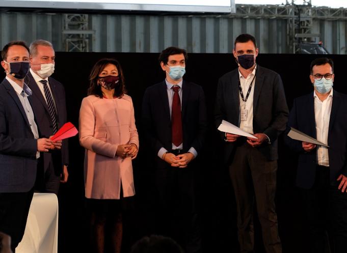 L'inauguration du nouvel hangar d'Aura Aero avec Jean-Luc Moudenc, président de Toulouse Métropole et Carole Delga, présidente de la Région Occitanie. 