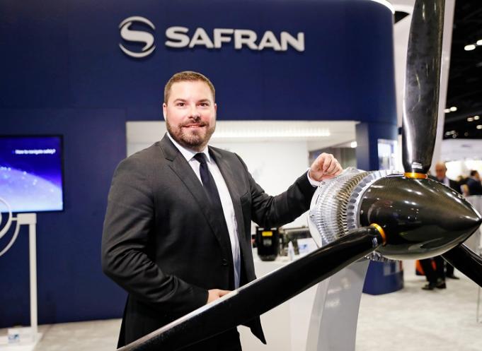 C : Edward Linsmier-Capa Pictures-Safran