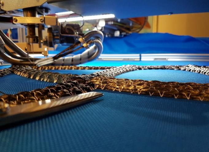 Fabrication de la préforme avec une machine de broderie automatisée